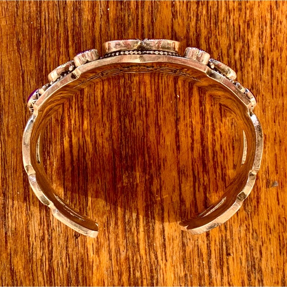 Aldrich Art * stunning Red Coral & Sugilite Inlay Trio Heart Cuff Bracelet - Picture 13 of 13